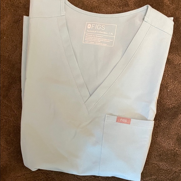 Figs V-Neck  Technical Coll 3  Scrub Tops in Purple, Blue, and Light Green.  XL - Picture 4 of 4
